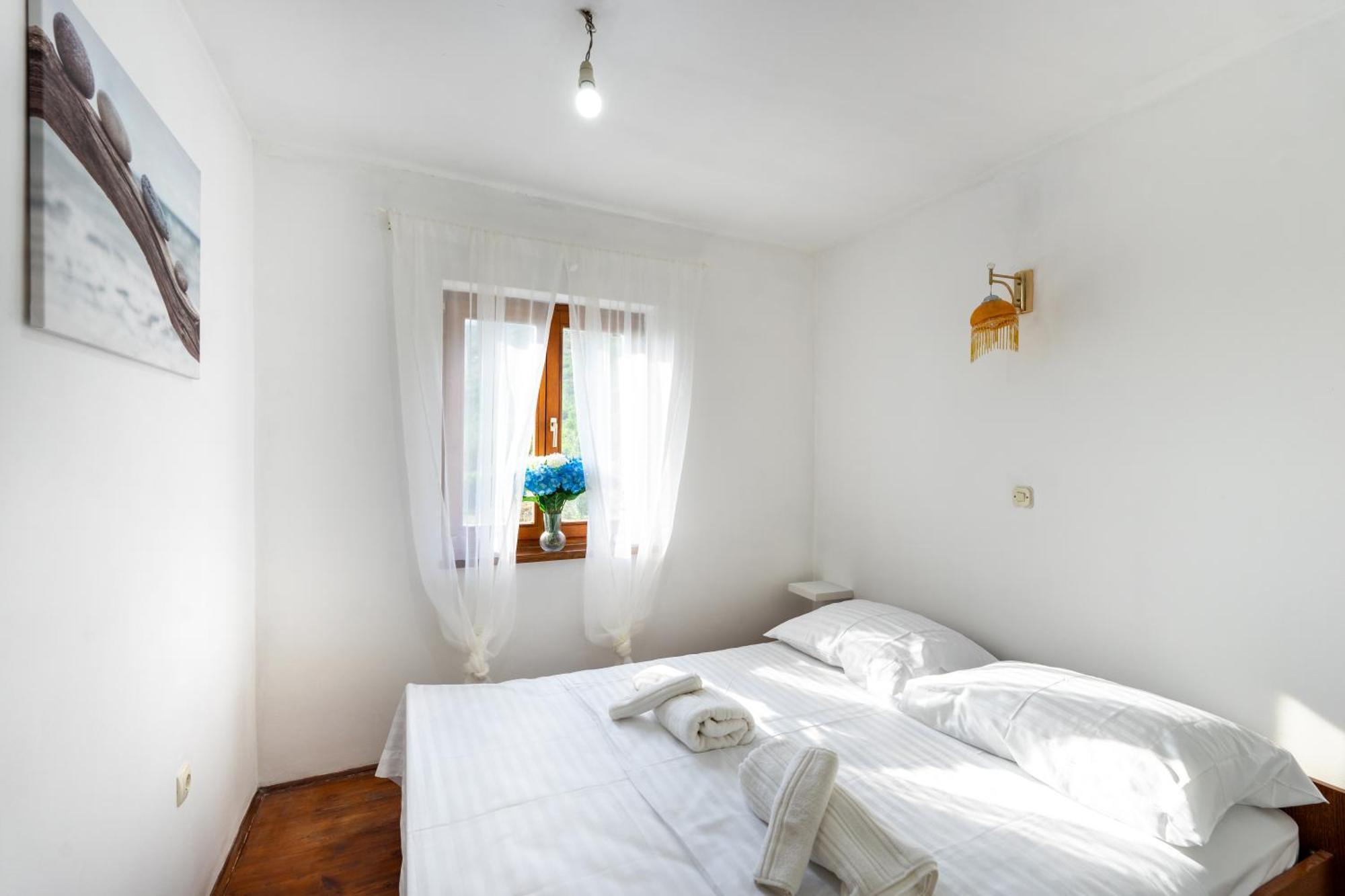 Olive Garden House In Zrnovnica With A View & Bbq Villa ภายนอก รูปภาพ