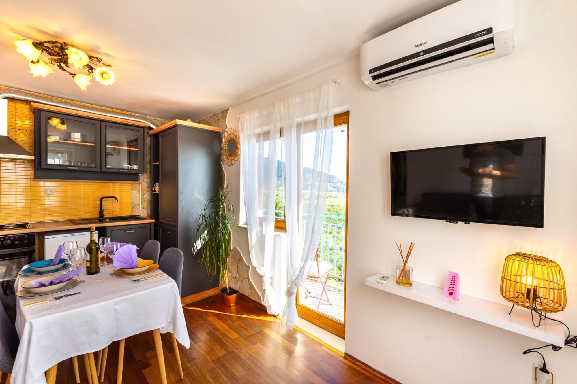 Olive Garden House In Zrnovnica With A View & Bbq Villa ภายนอก รูปภาพ